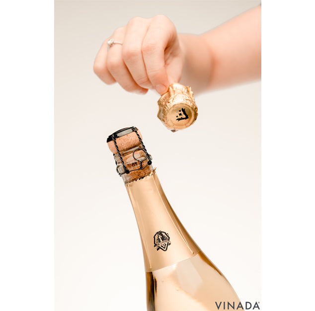 VINADA - Crispy Chardonnay and Sparkling Gold Variety Pack - Zero Alcohol Wine - 750 ml (12 Glass Bottles)