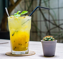 The Rise of Adaptogenic Beverages: A Trend in Wellness and Stress Management